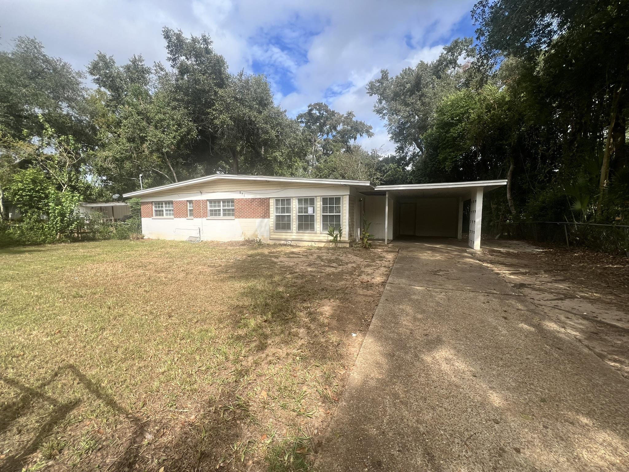 824 Cochran Drive — photo