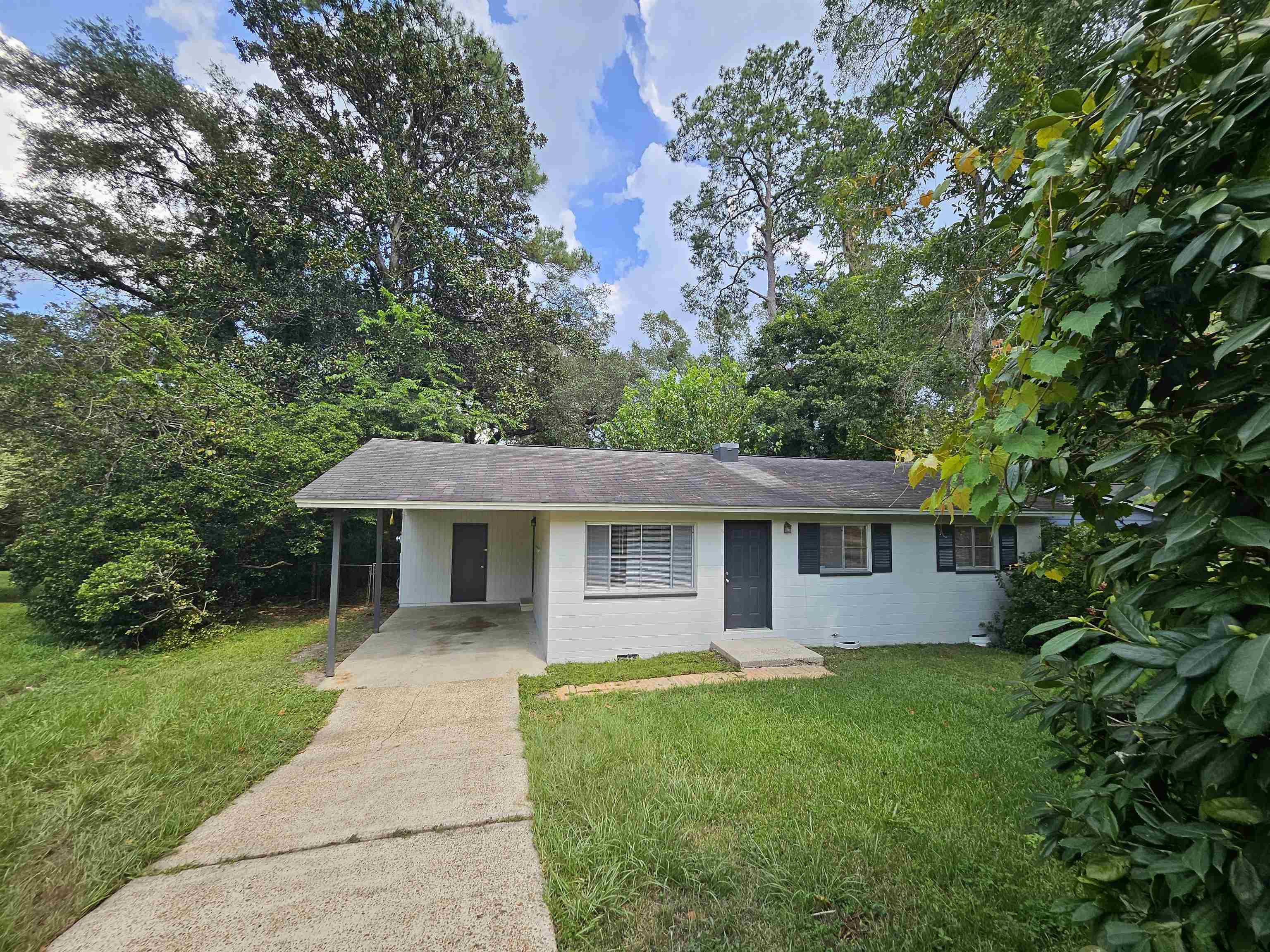 1613 Kelly Street — photo