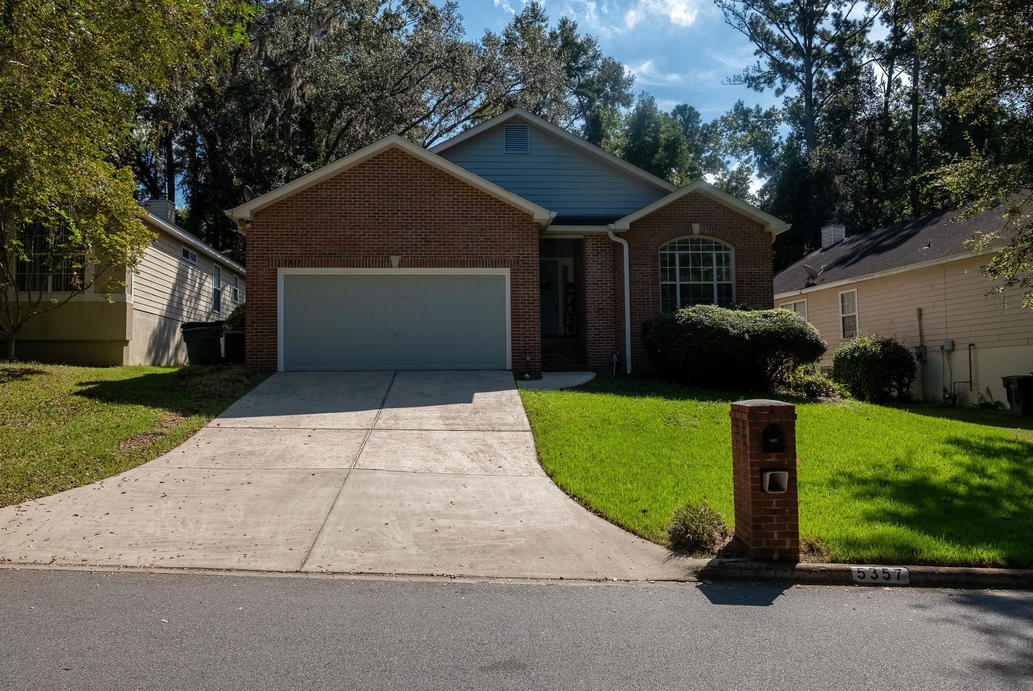 5357 Saint Ives Lane — photo