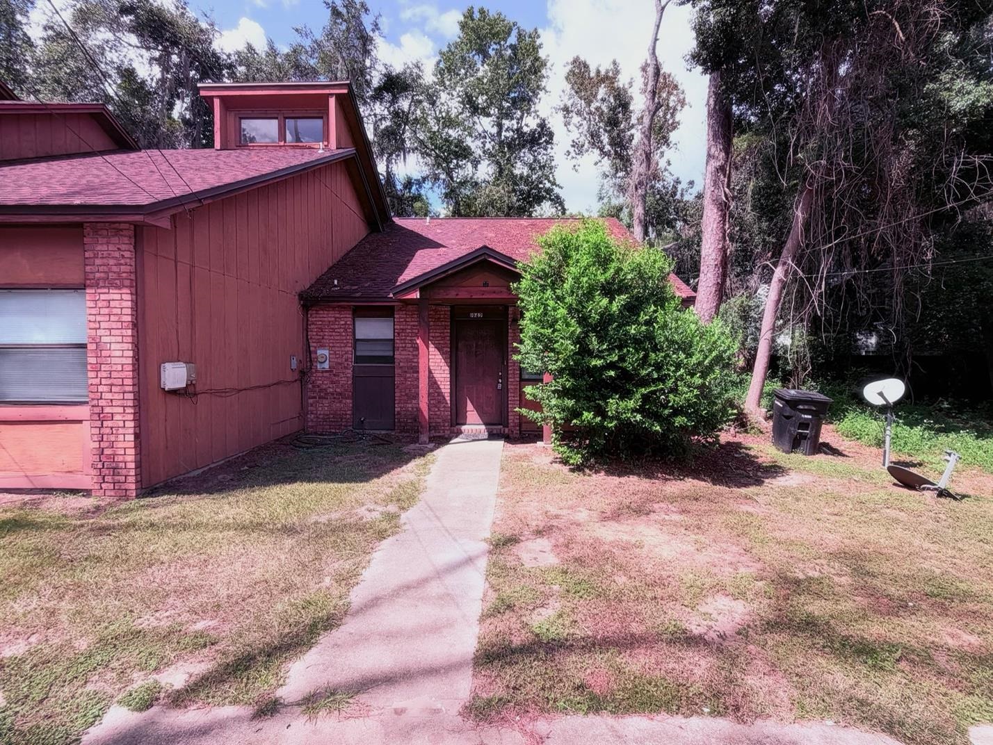 1942 Nekoma Court — photo