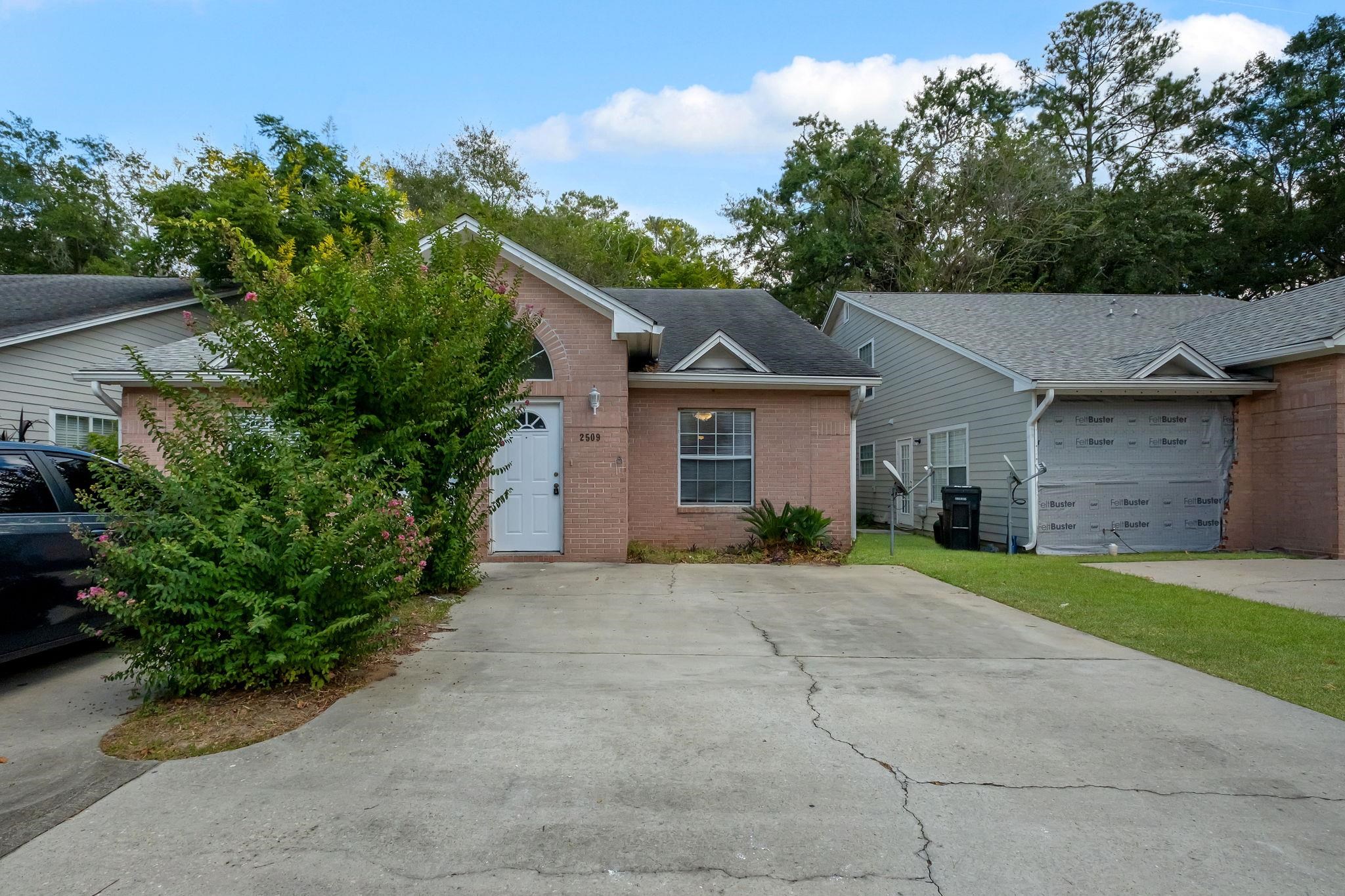 2509 Golden Park Lane — photo