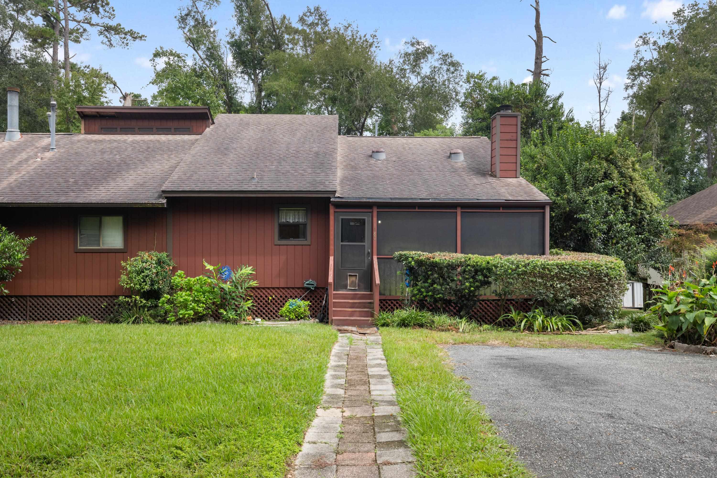 1480 Twin Lakes Circle — photo