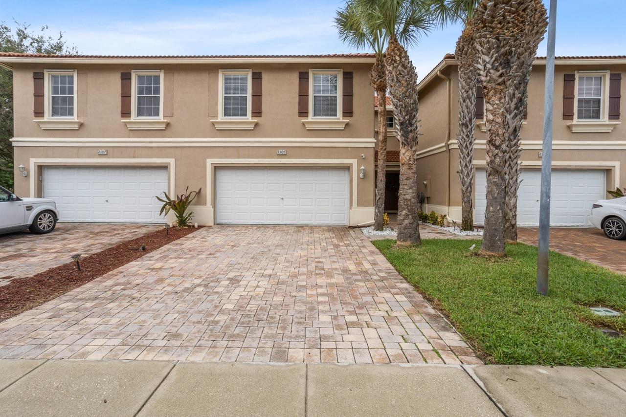 4305 Cohune Palm Court — photo