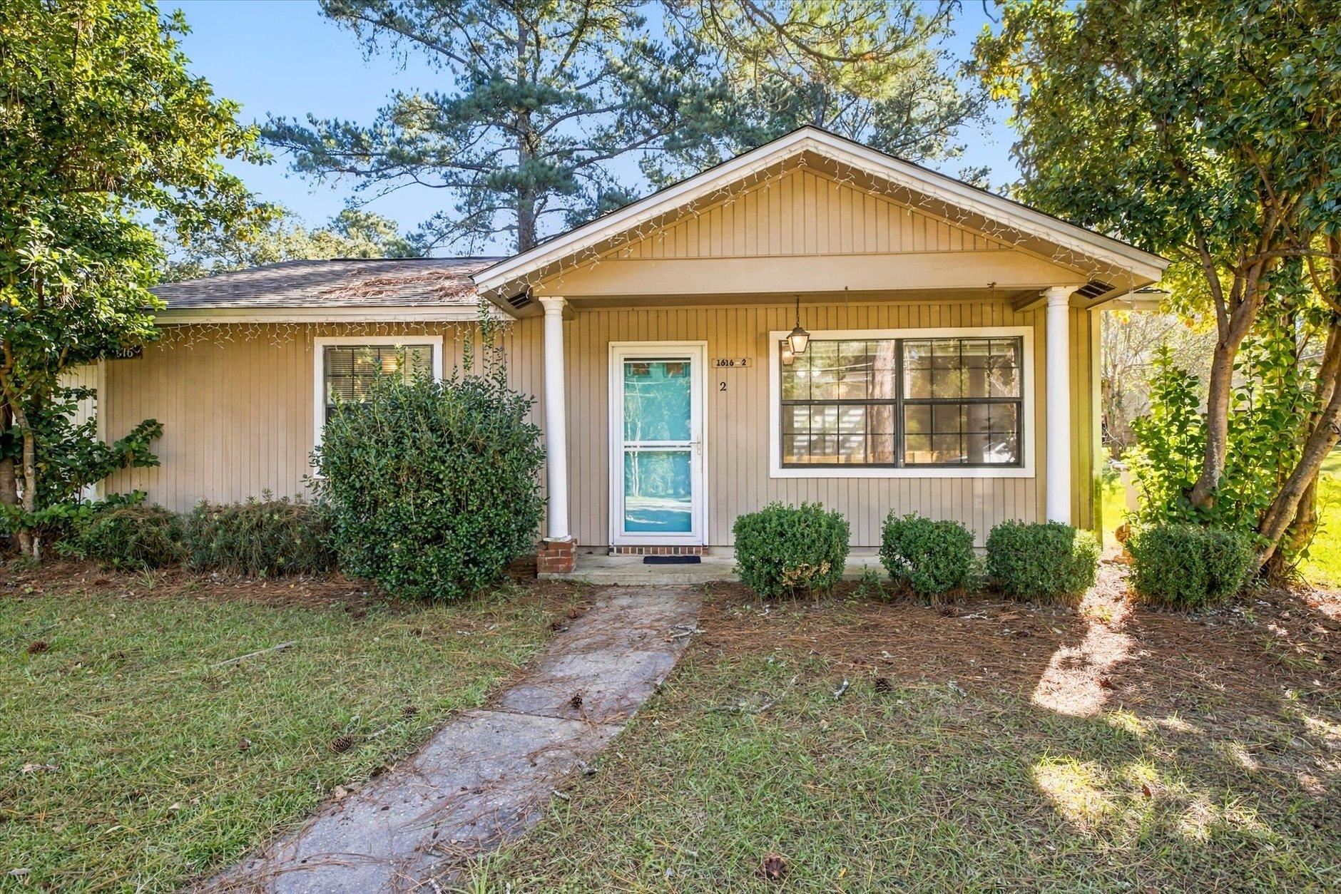 1616 Coombs Drive Unit 2 — photo