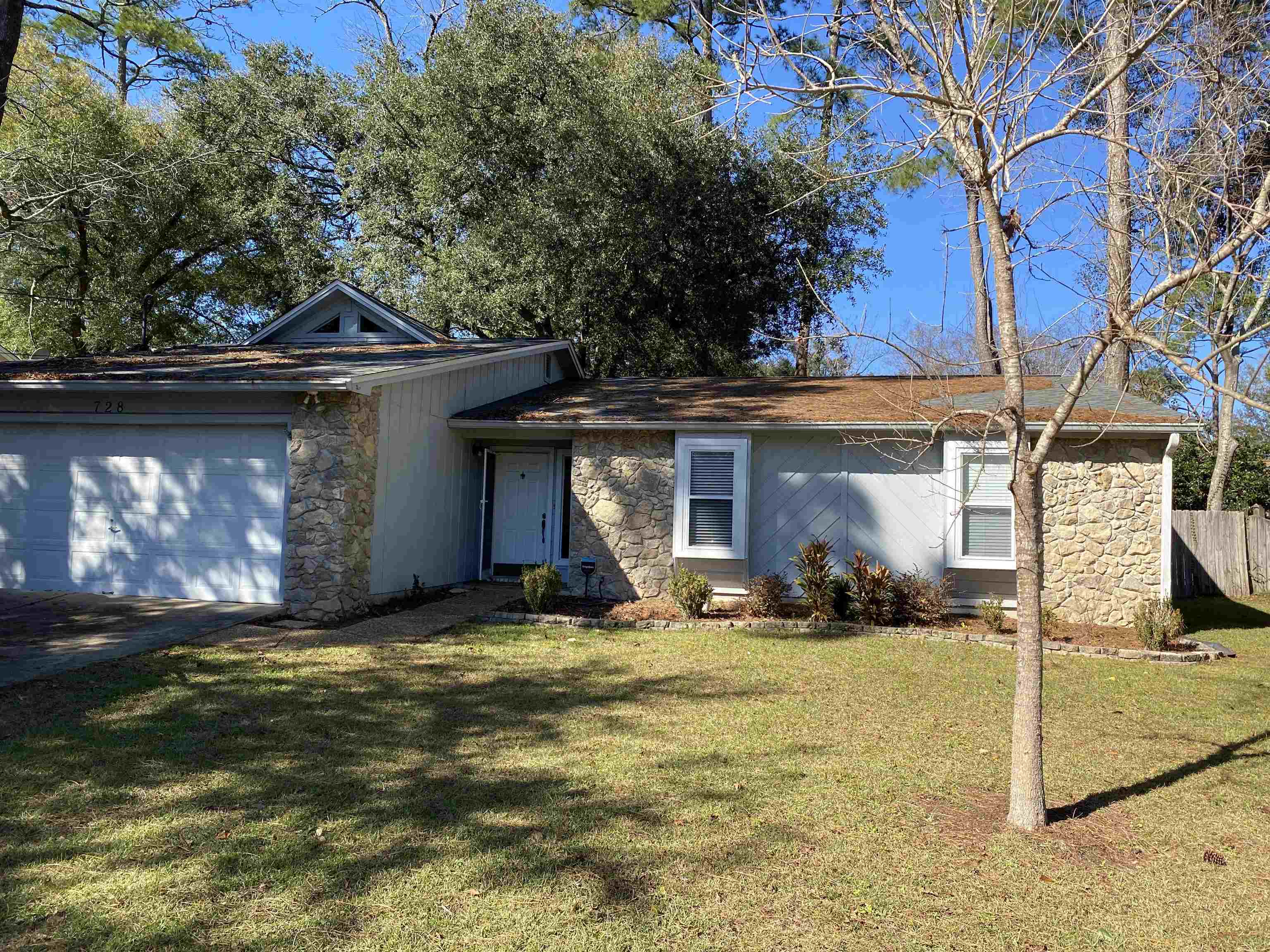 728 Lupine Lane — photo