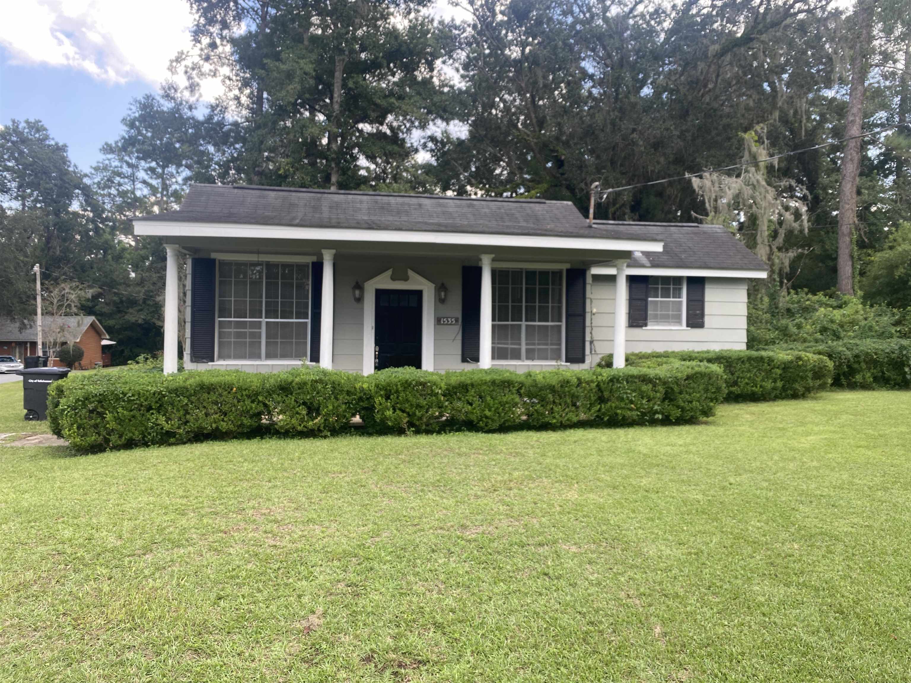 1535 Coombs Drive — photo