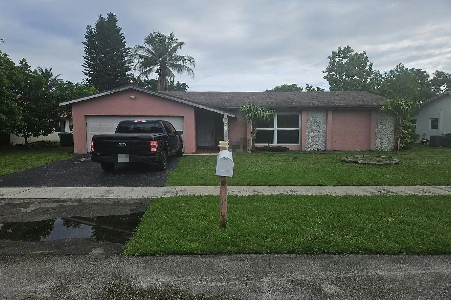7471 NW 37th Court — photo