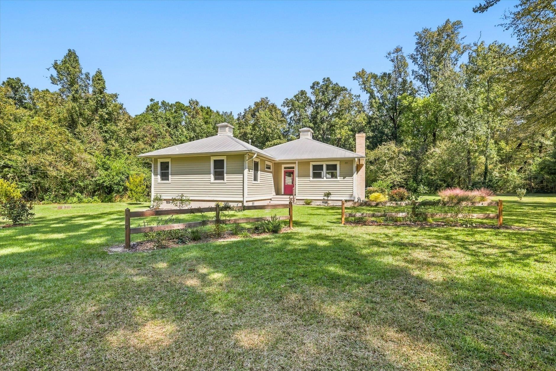237 Beechwood Drive — photo