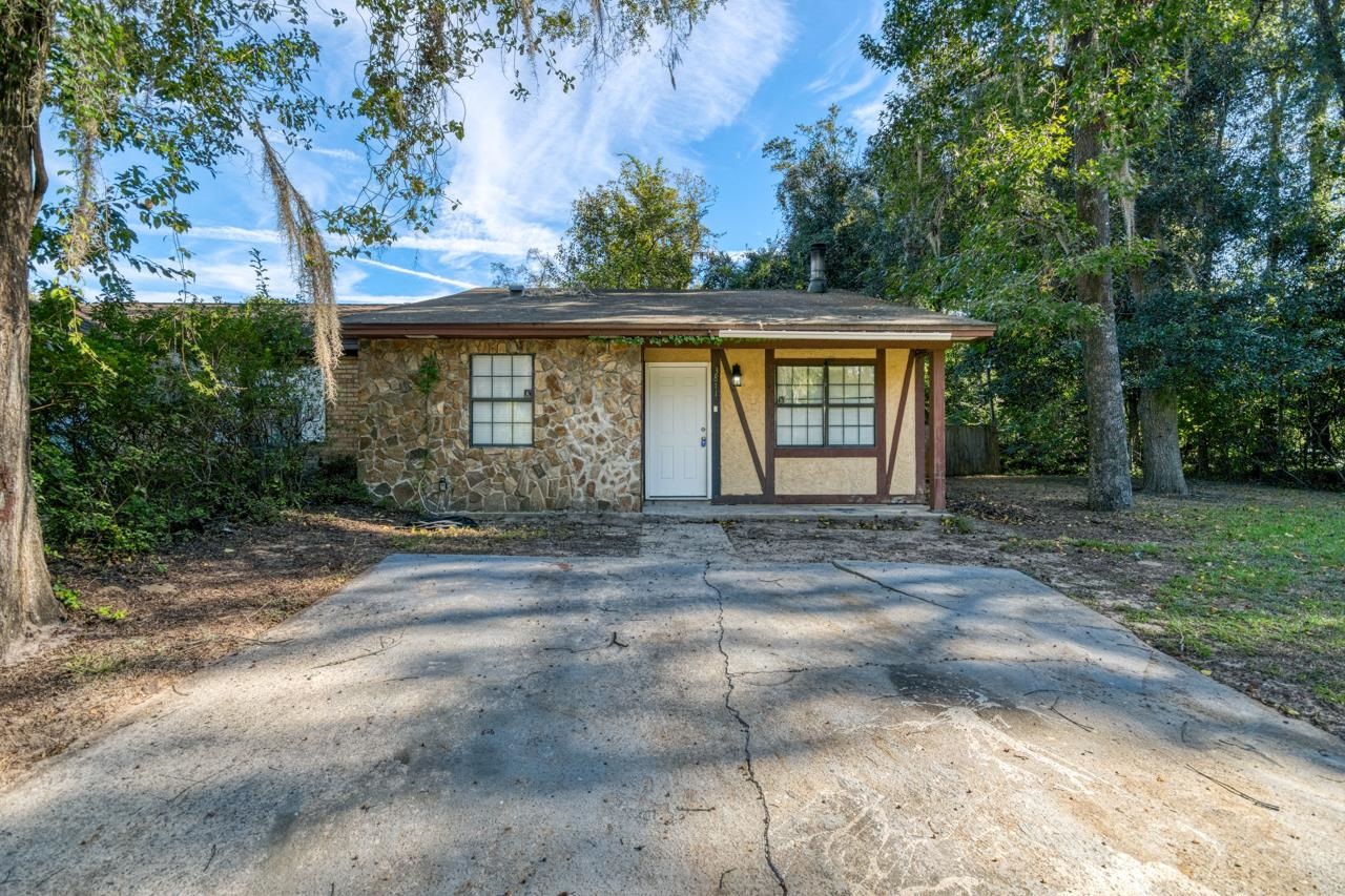 3811 Stewart Way — photo
