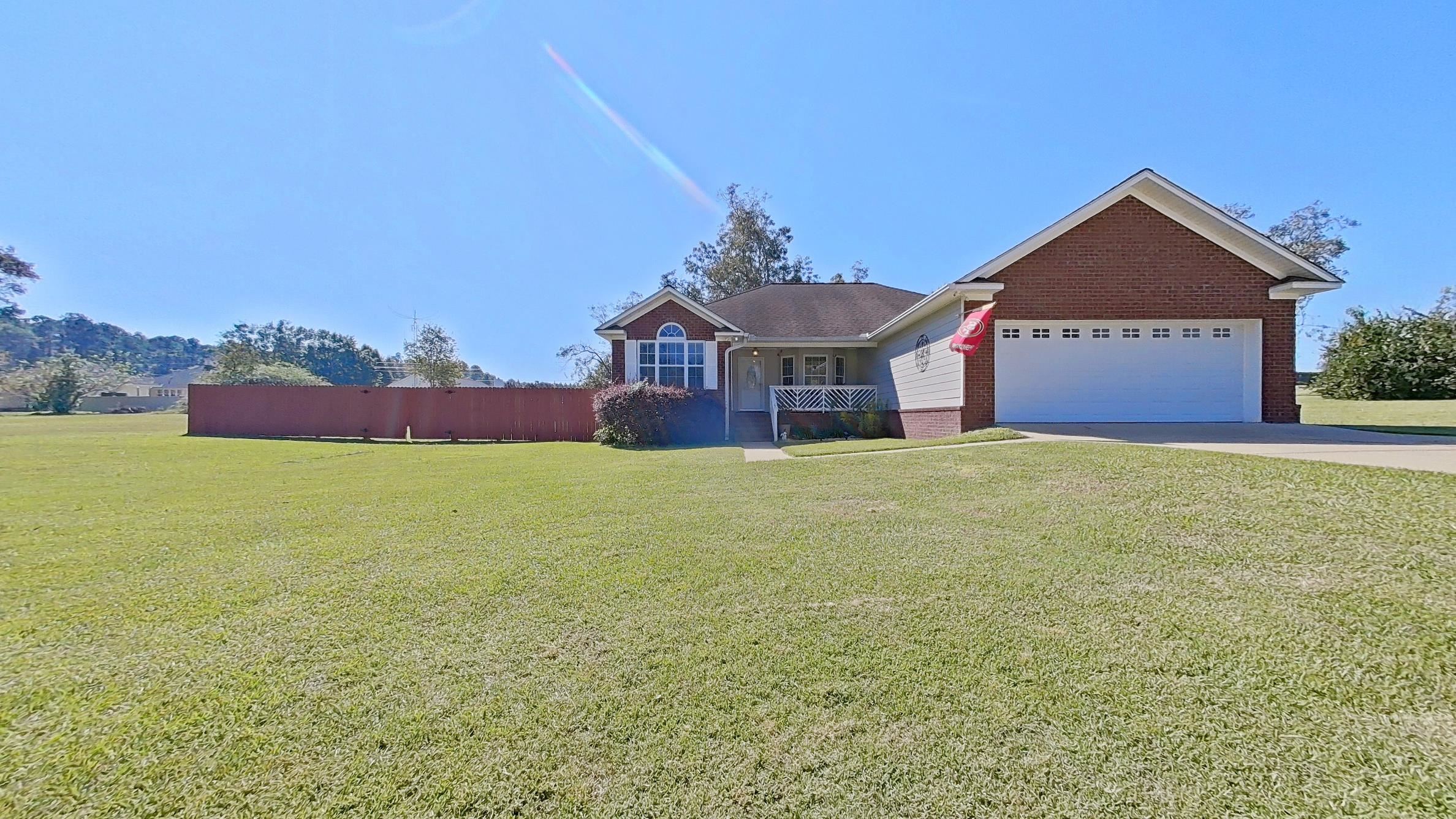 307 NW Maggie Ave — photo