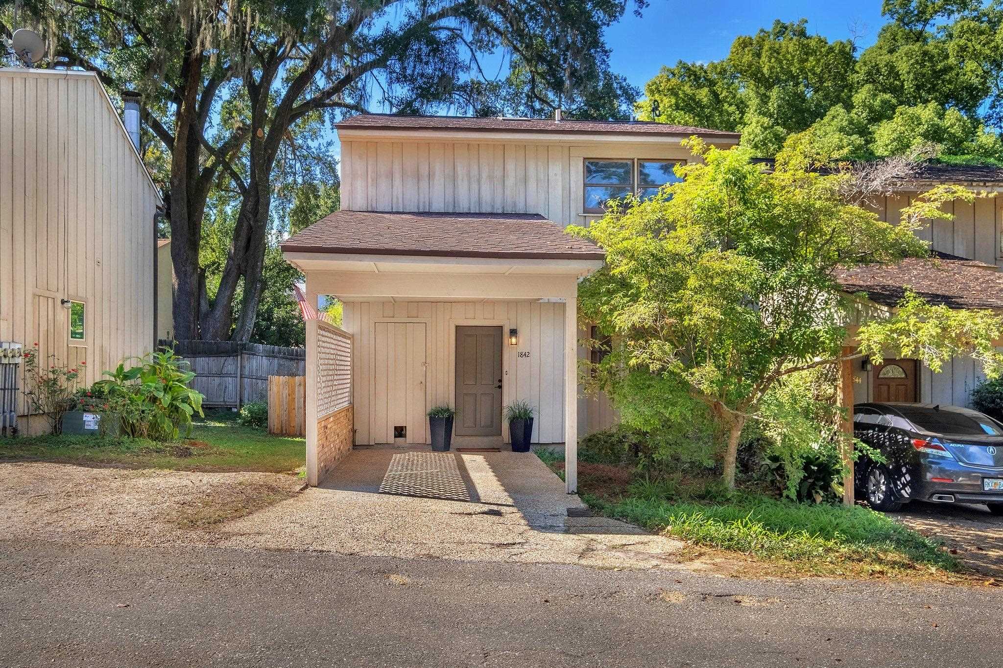 1842 Fernando Lane — photo