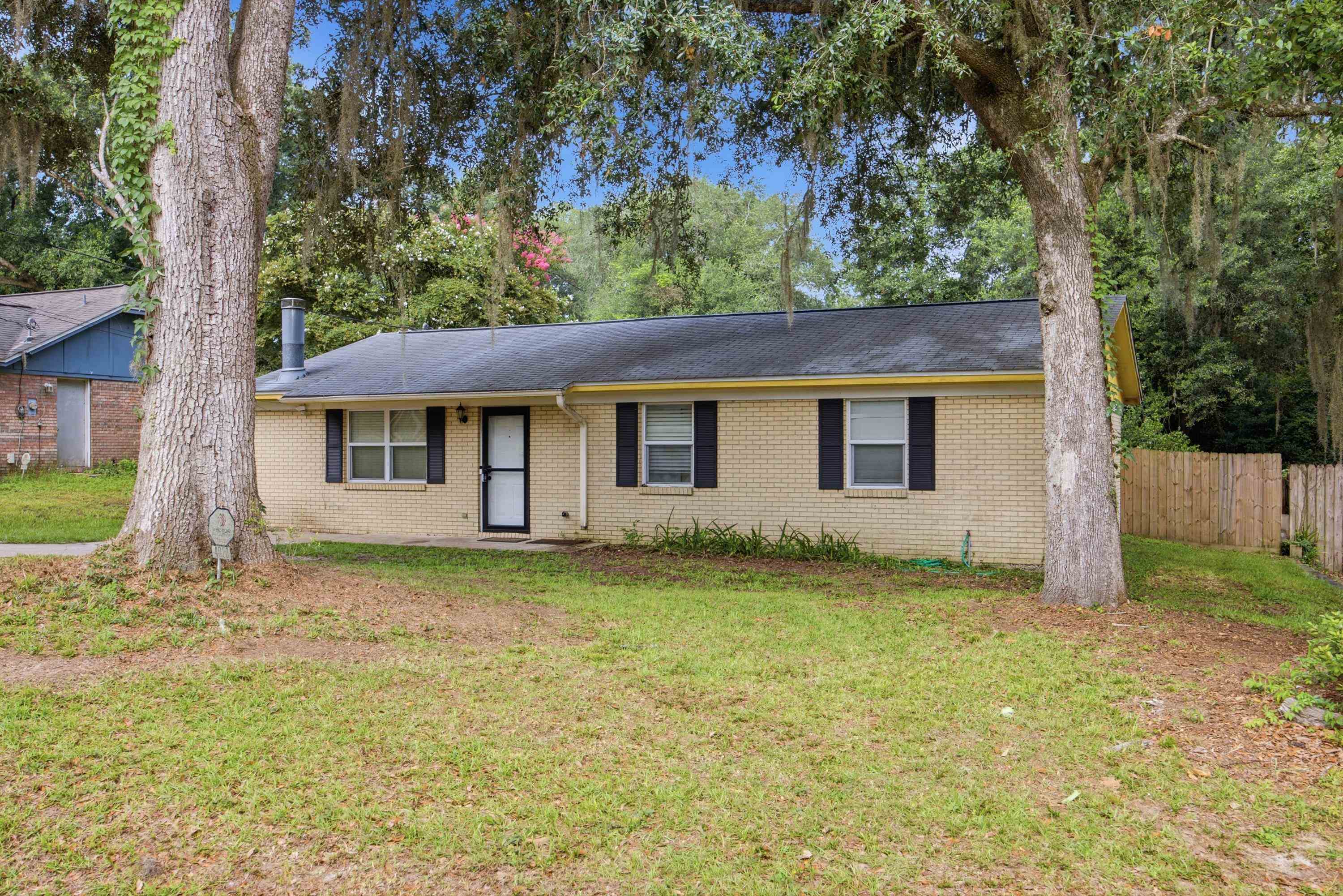 4020 Elder Lane — photo