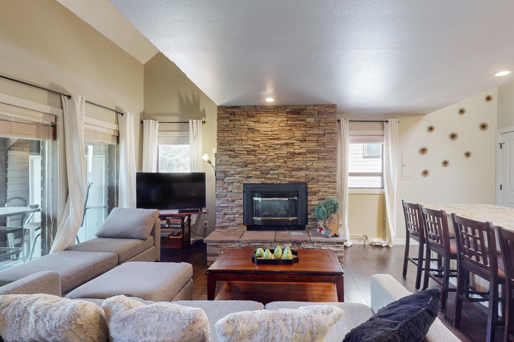 65 Vail Ave B10 B-10 — photo