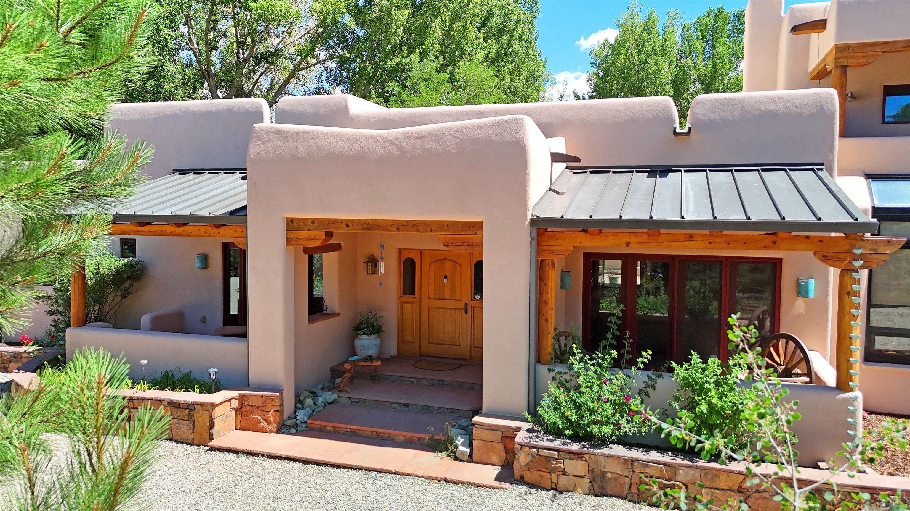573 Range Rd — photo