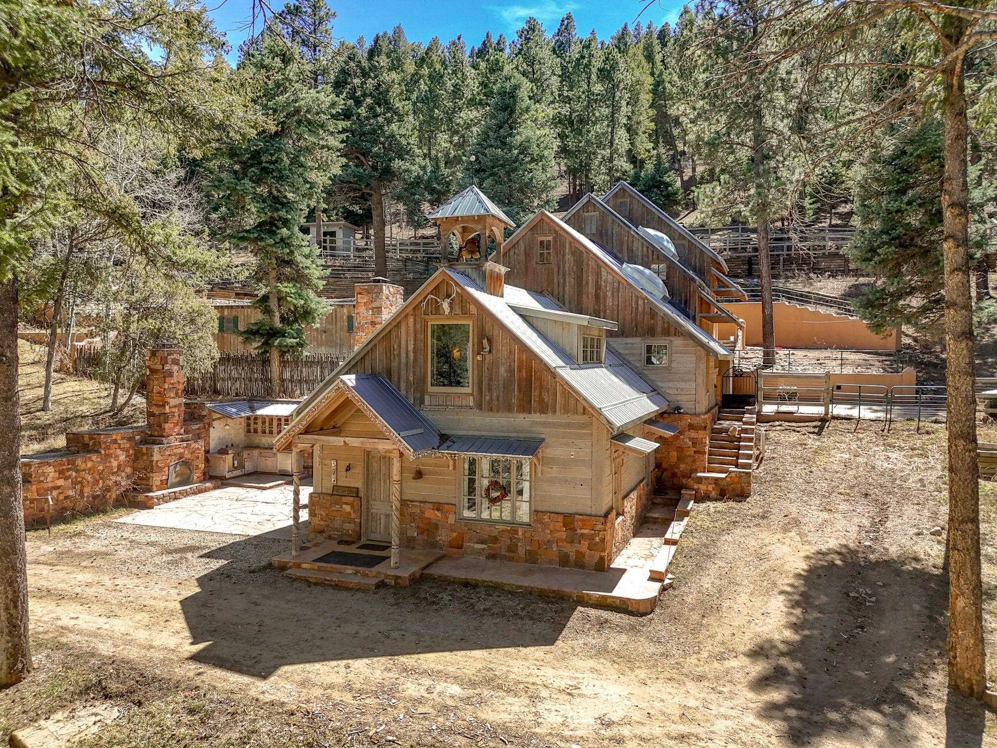 9 Treetop Lane — photo