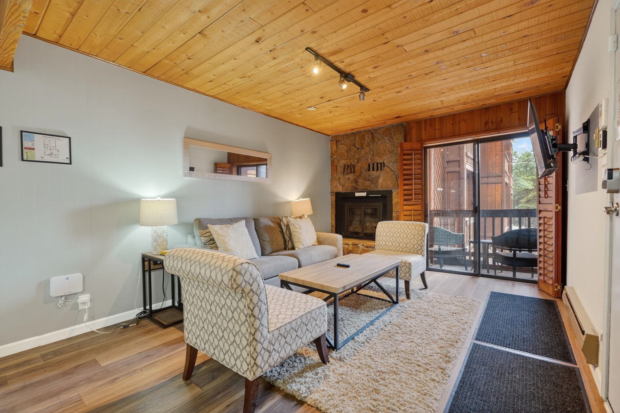 10 Jackson Hole Rd Windchimes 212 212 — photo