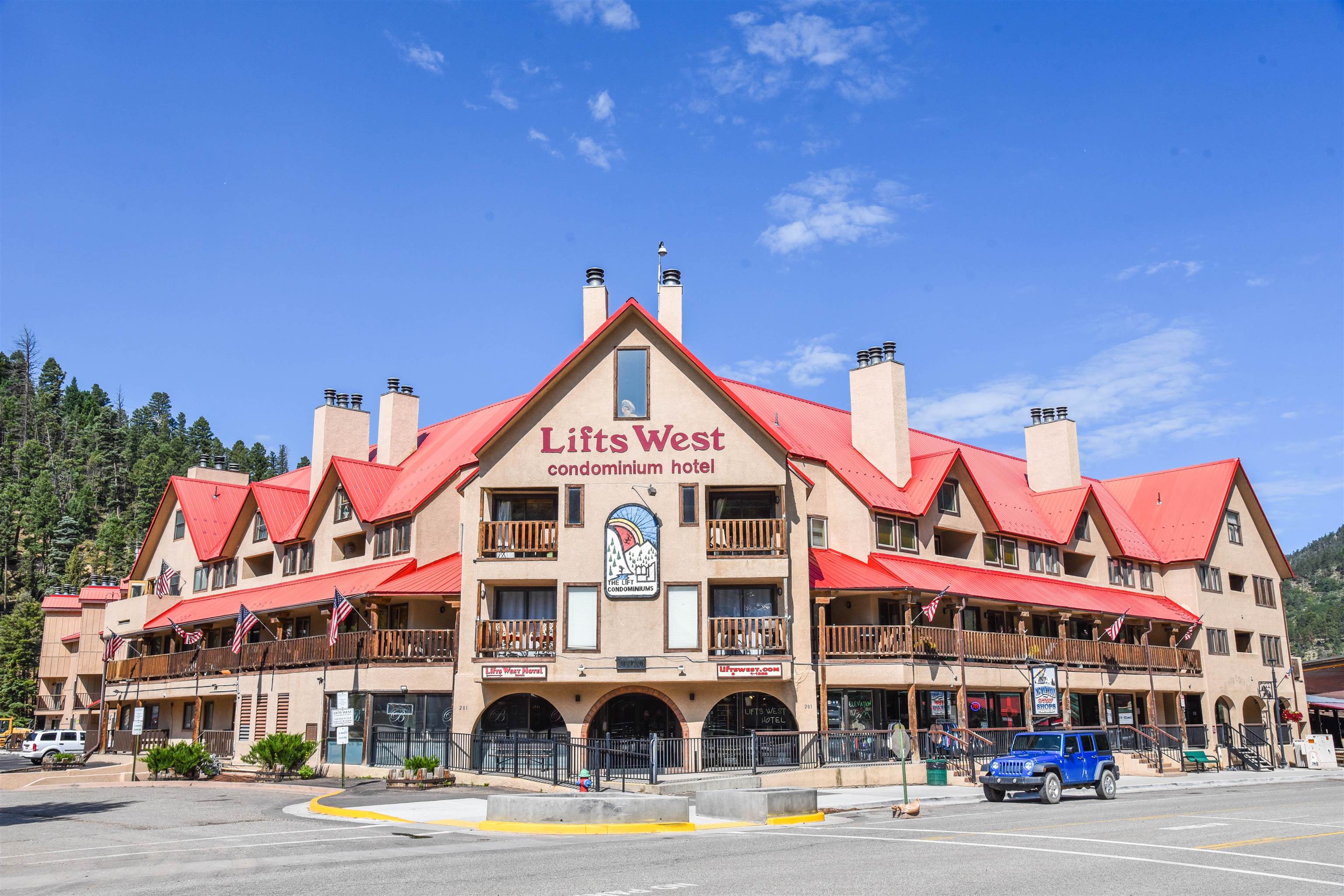 201 Main W — photo