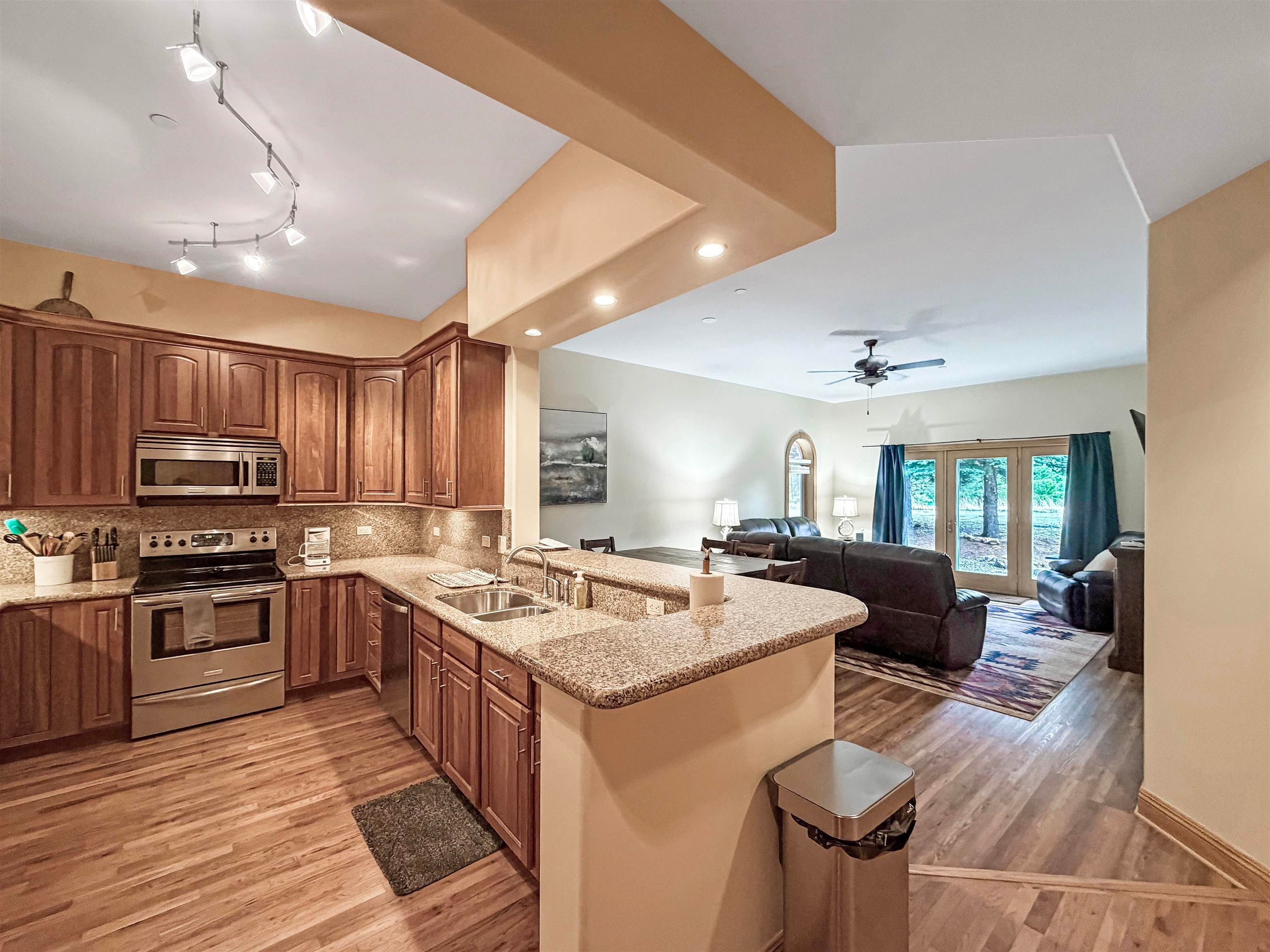 44 Sage Ln Unit 116 116 — photo
