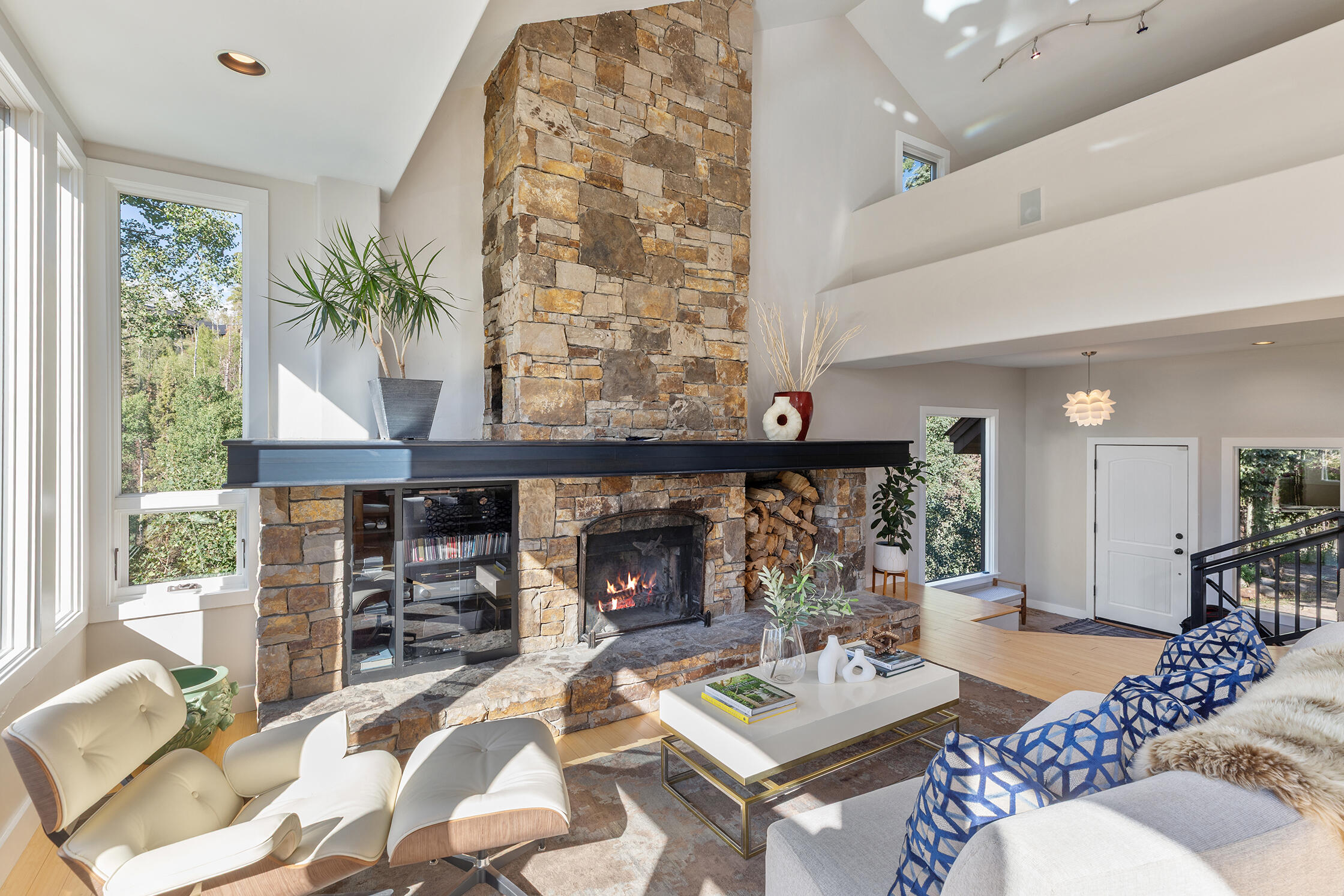 815 Saddle Horn Lane — photo