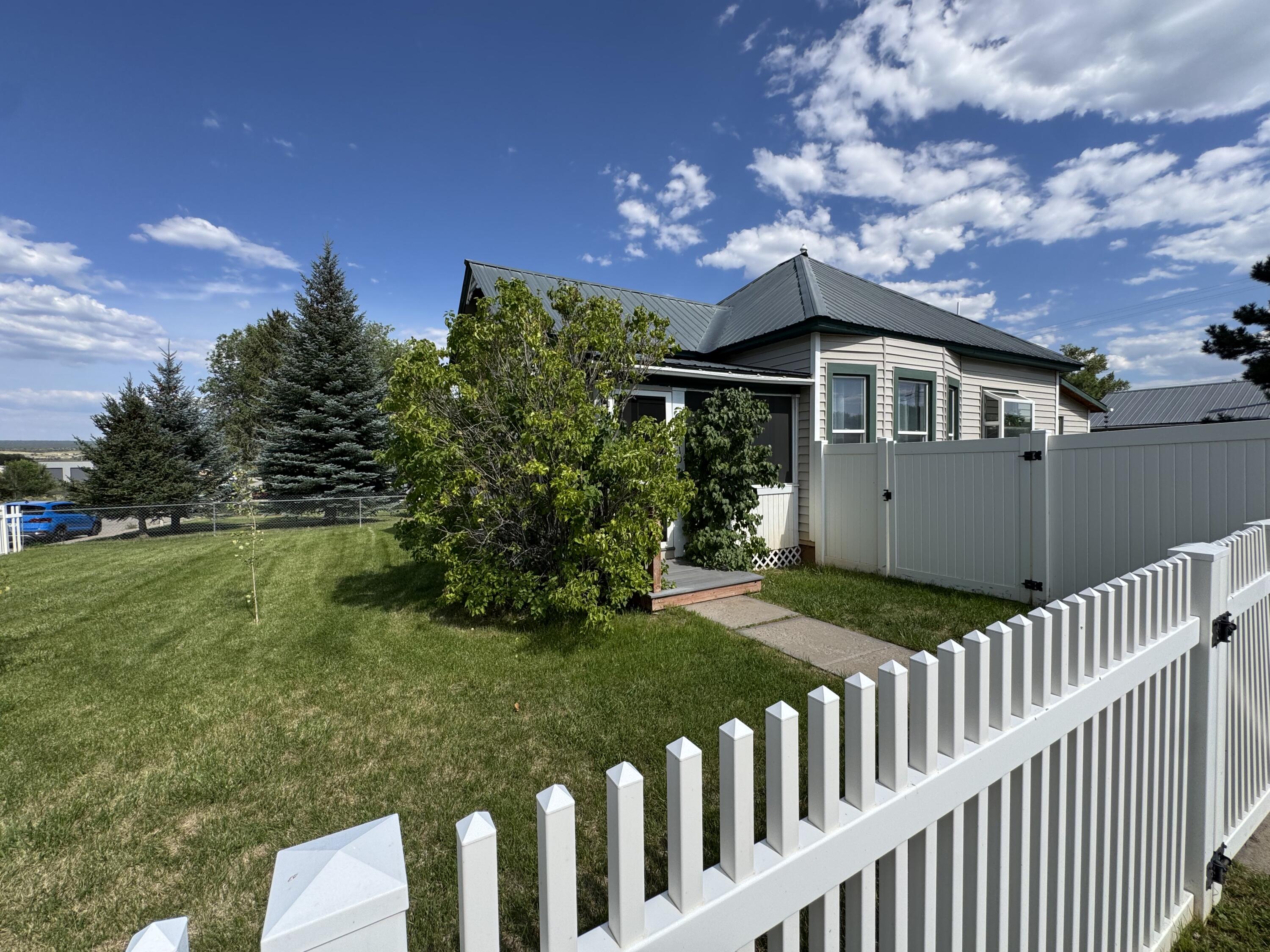 1310 Summit Street — photo