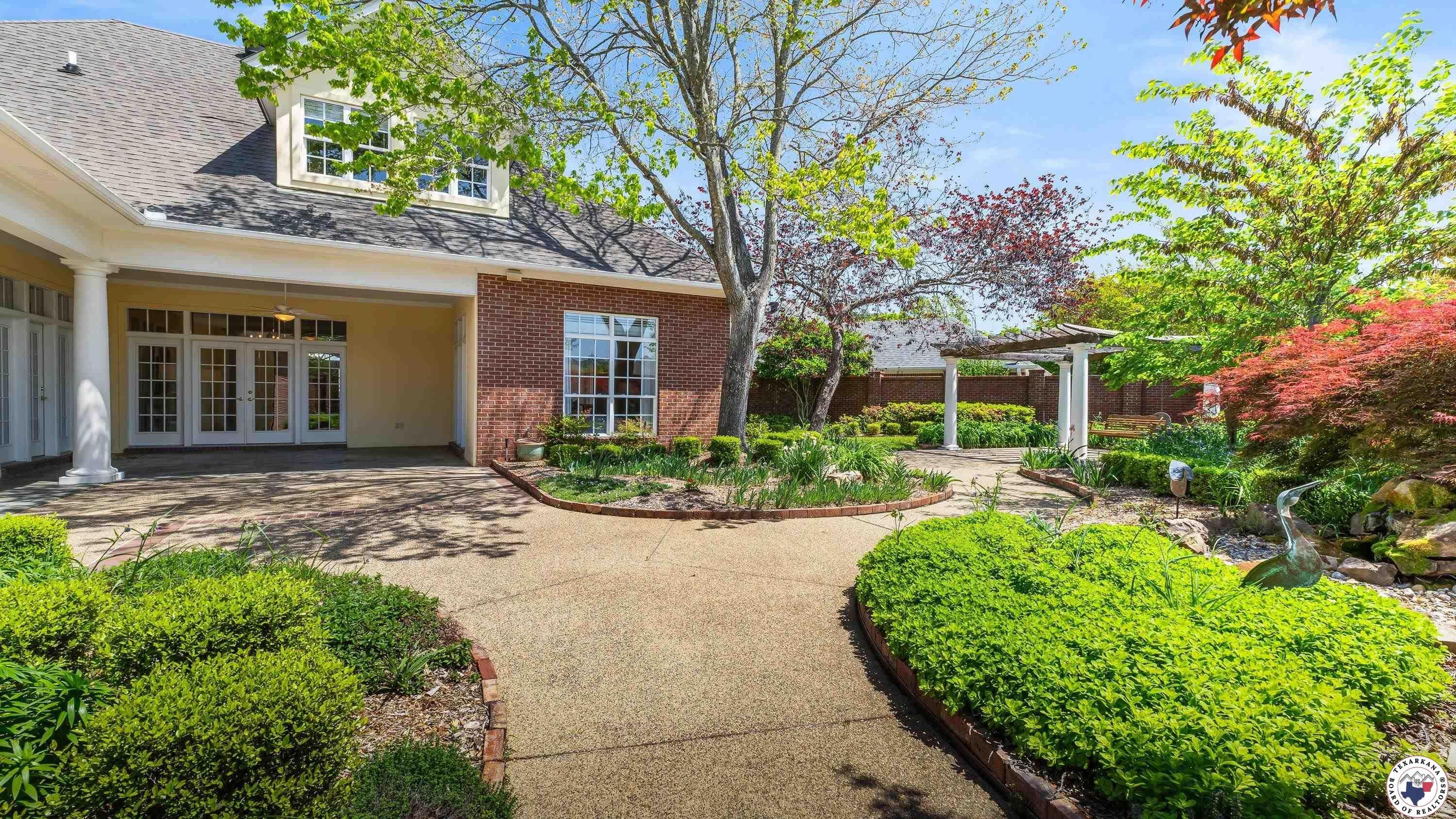 11 Dogwood Pl — photo
