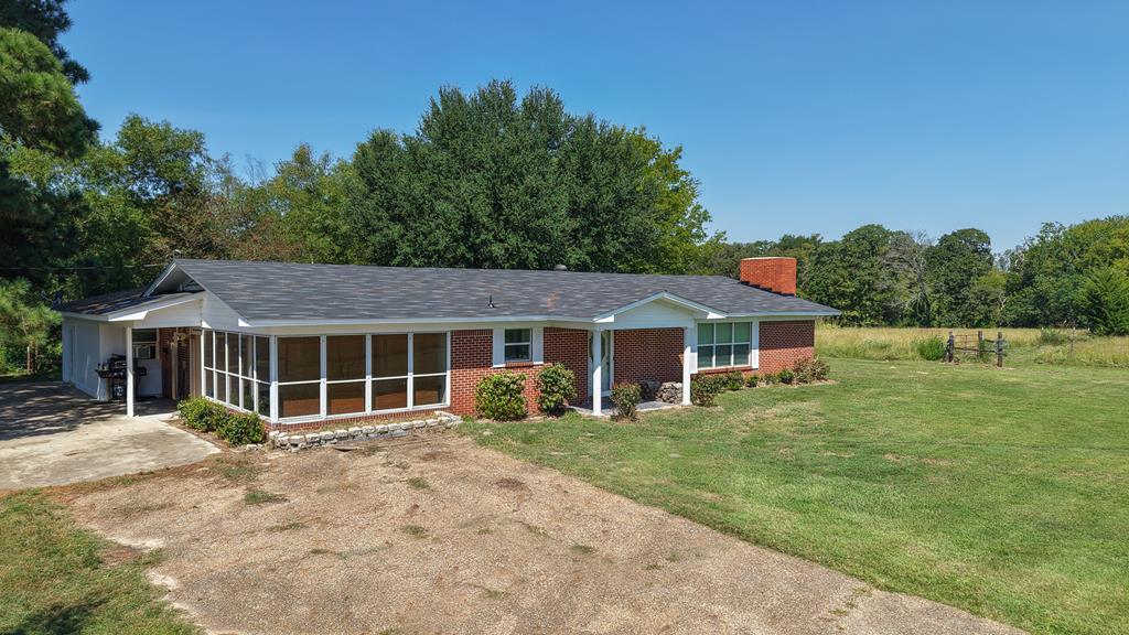1351 FM 1326 — photo