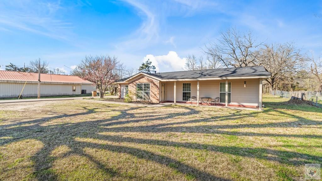 1301 E Avenue A, Hooks, TX 75561 — photo 2