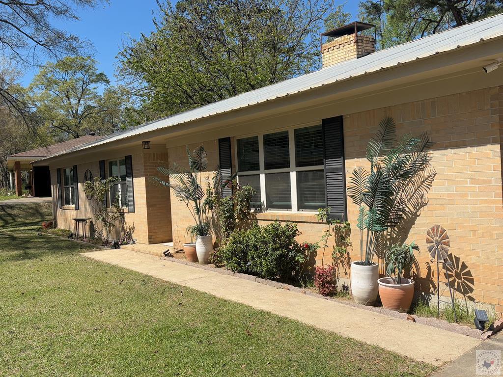 403 Tree Top Ln — photo