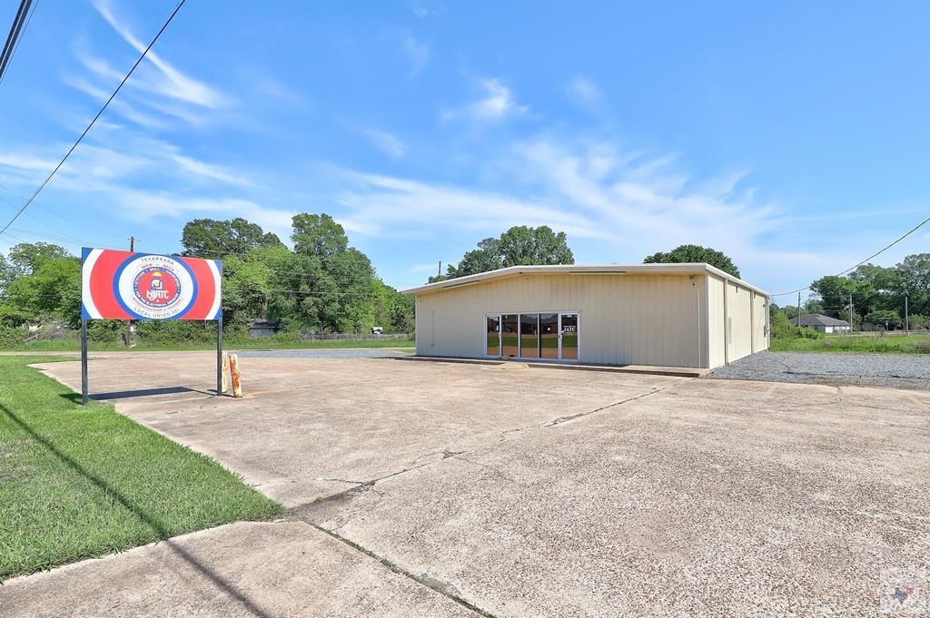 3005 S Lake Drive — photo