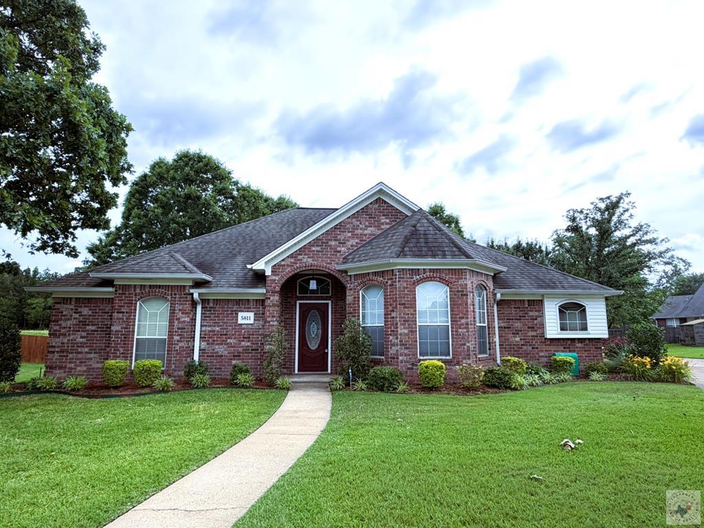 5811 Oak Hollow Pl — photo
