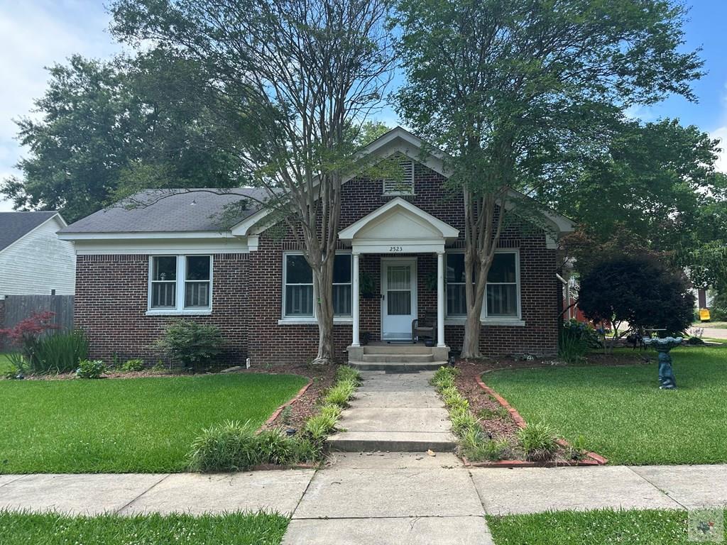 2523 Walnut St — photo