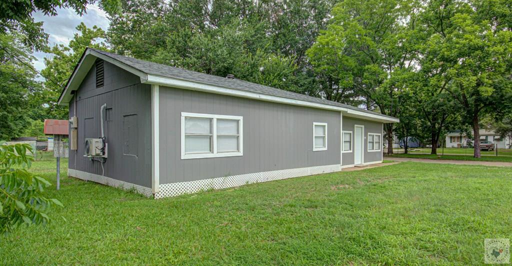 405 E 5th St, Hooks, TX 75561 — photo 2