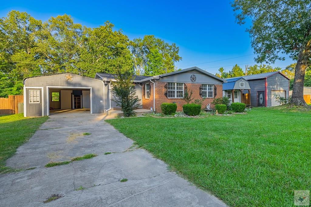500 E 10th St, Hooks, TX 75561 — photo 3