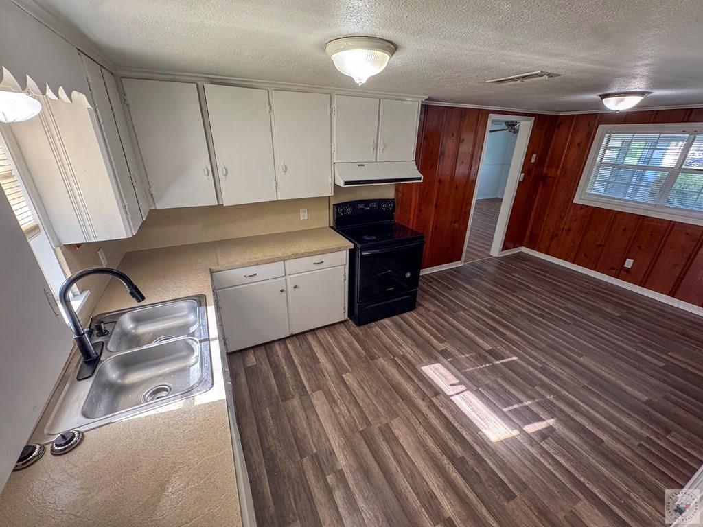 801 E 12th St, Hooks, TX 75561 — photo 3