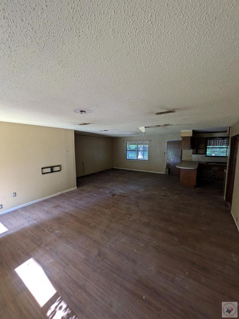 203 Rex Avenue, Hooks, TX 75561 — photo 3