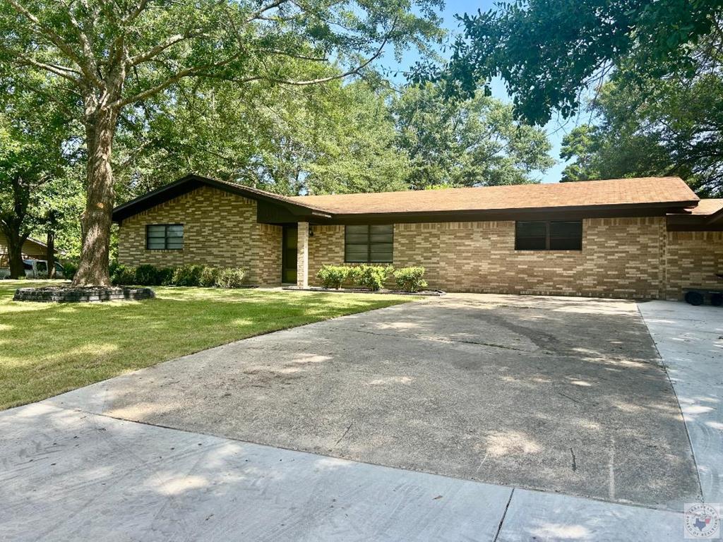 911 Crestview Dr S — photo