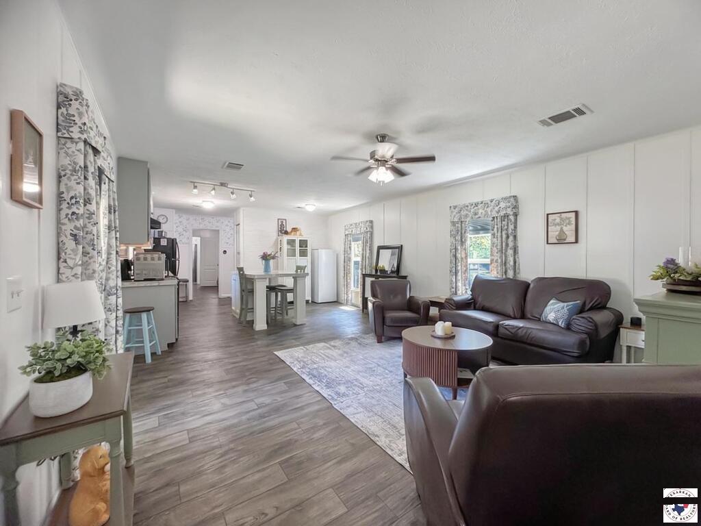 116 E Ave G, Hooks, TX 75561 — photo 3