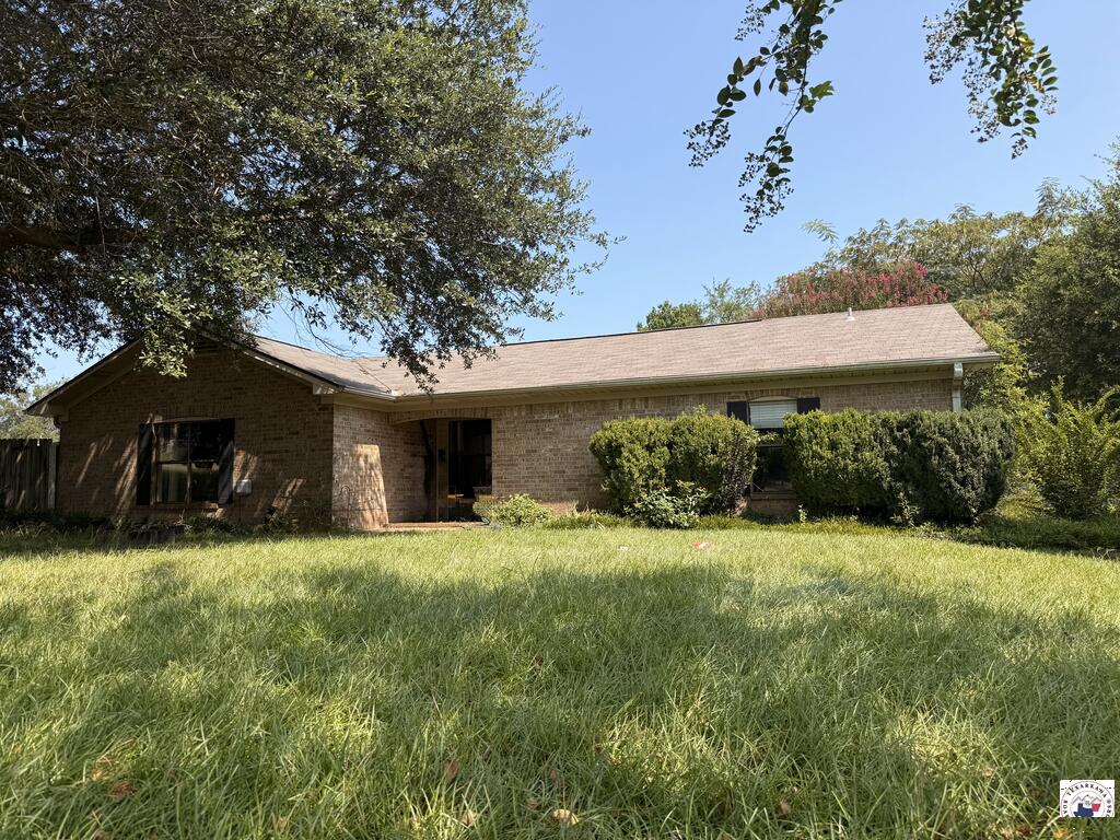 901 Peach Tree Parkway — photo
