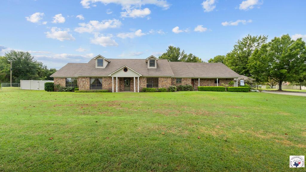 3006 E Pinecrest Dr — photo