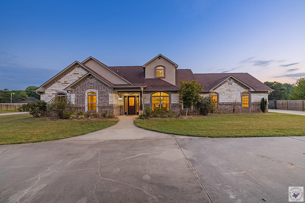 2604 Holly Dr — photo