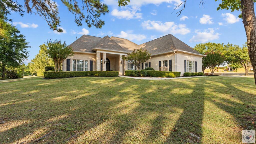 1067 Beaver Lake Drive — photo