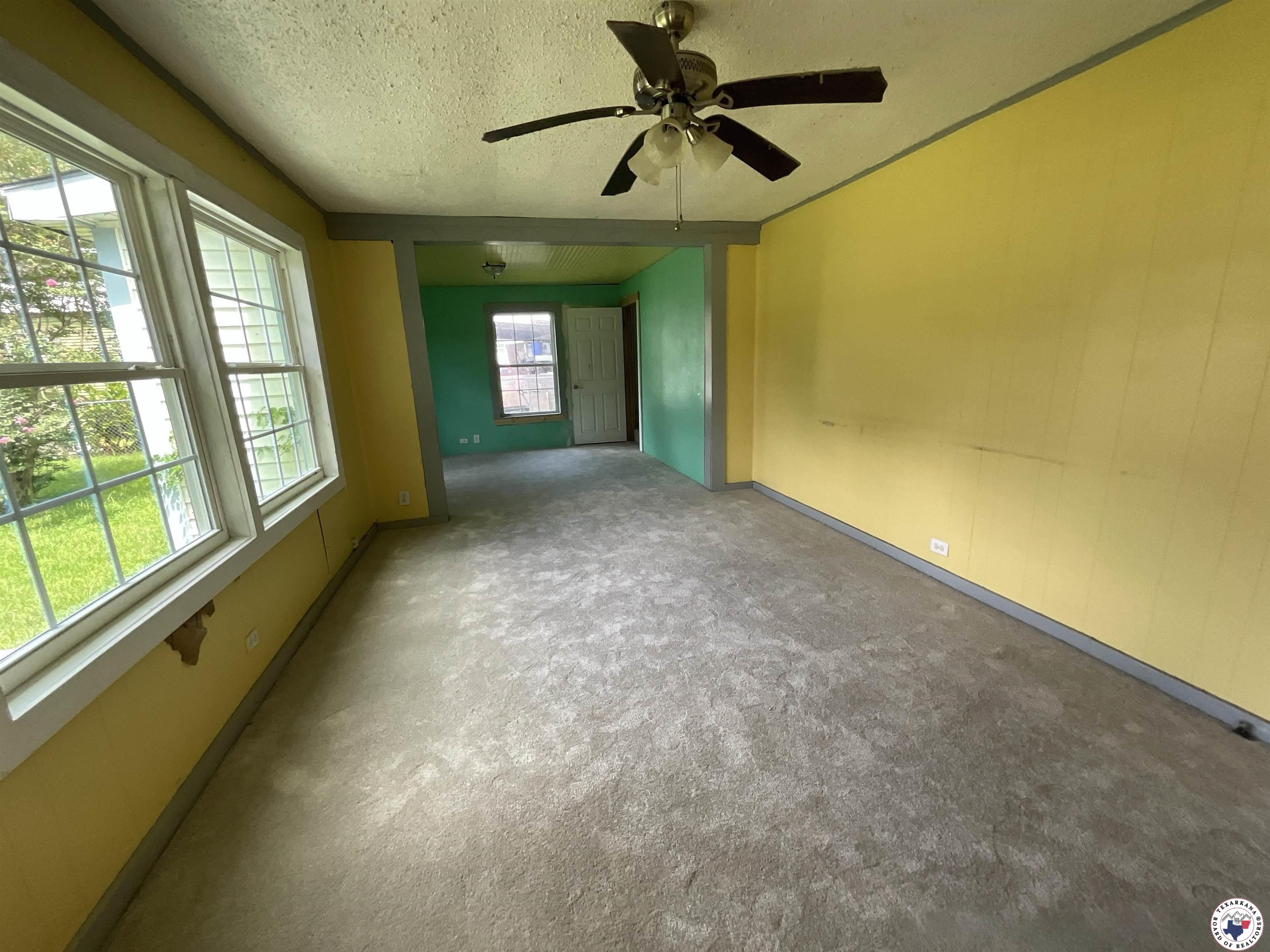 308 E Douglas Street, Jefferson, TX 75657 — photo 2