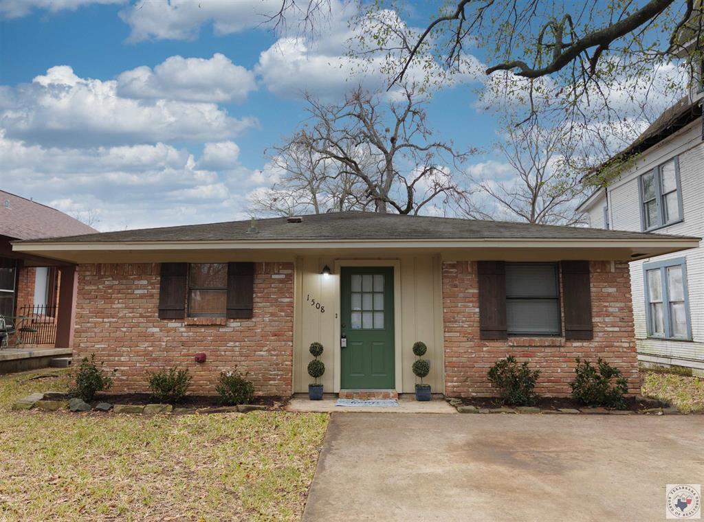 1508 Pecan — photo