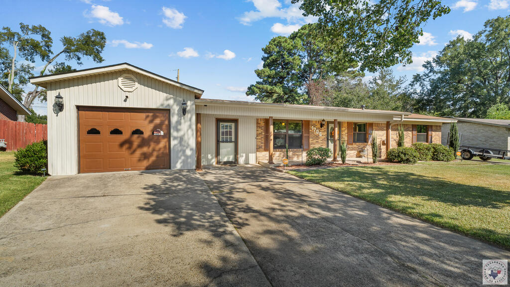 1706 Liddell Ln — photo
