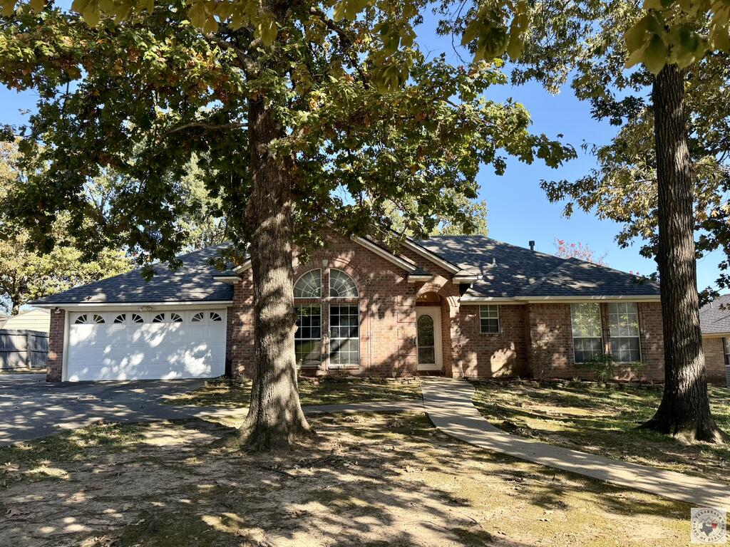 5906 Oak Hollow — photo