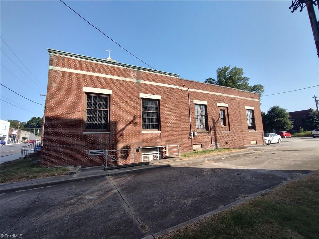 634 Monroe Street — photo