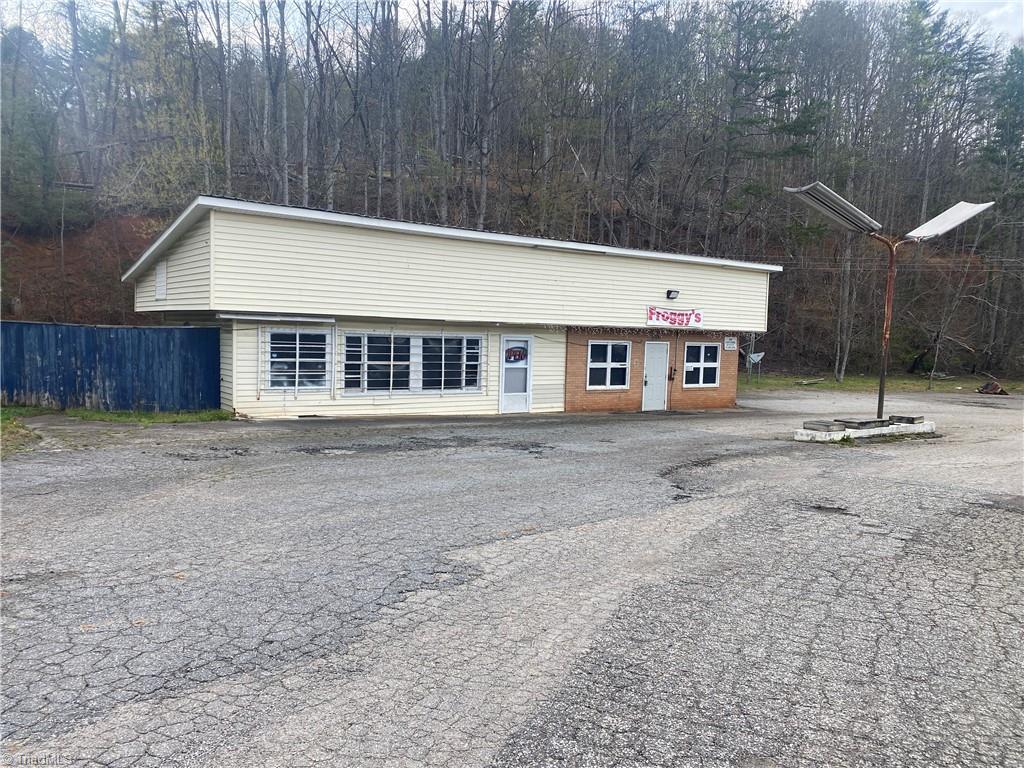 6506 S Nc Highway 16 — photo