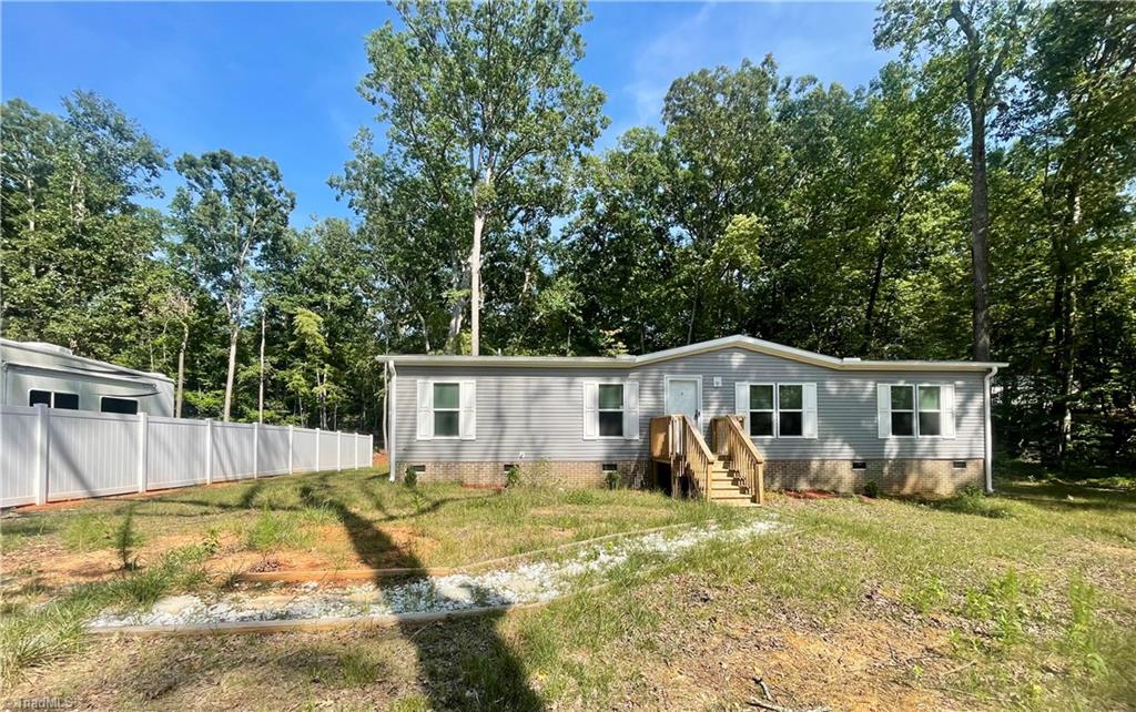 152 Lester Drive — photo