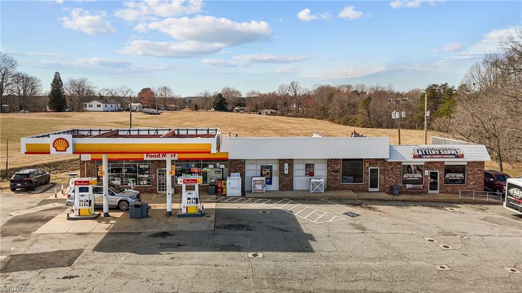 3656 US Highway 220 — photo