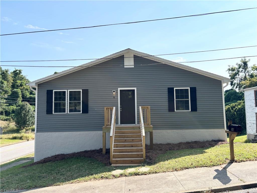 16 Aaron Street — photo